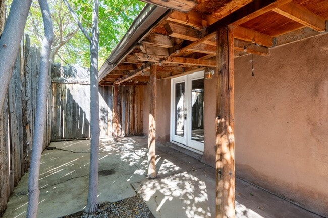 Photo - Quaint Studio in Prime Location Unit C