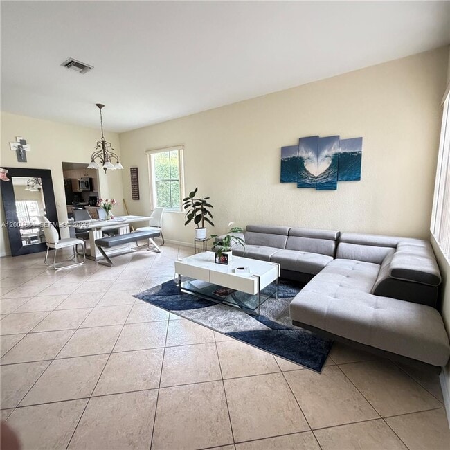 Photo - 1006 Sunflower Cir