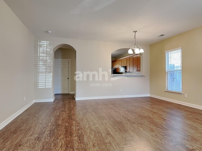 Photo - 24 Chapel Lk N