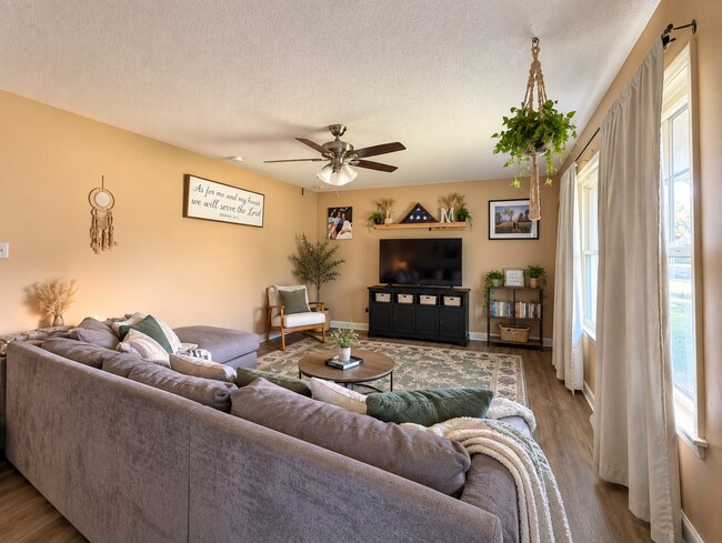 Photo - 2621 Kimball Ave