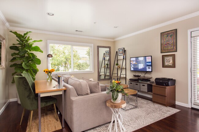 153 S La Peer Dr Unidad Charming Guesthouse