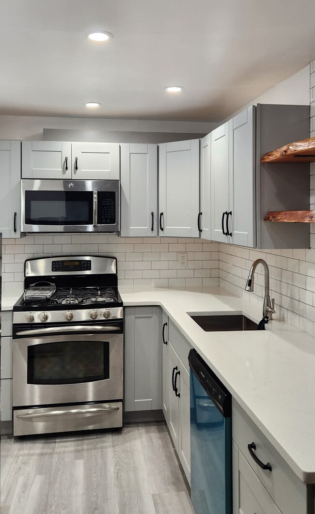 Kitchen - 1029 Underhill Ave Apartamentos Unidad 1  Walk - In
