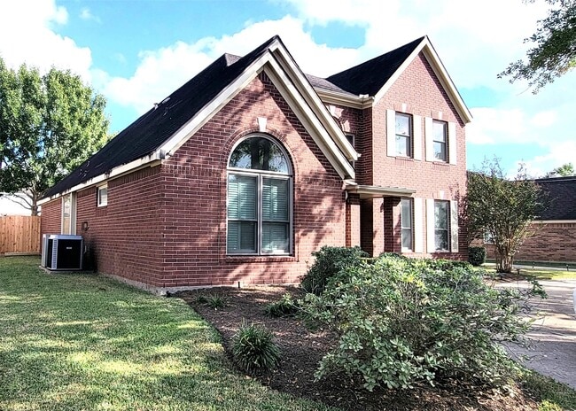 Photo - 2214 Old S Dr