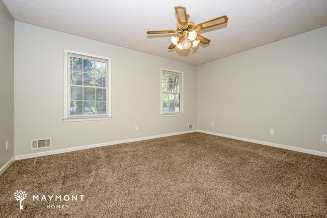 Photo - 353 Sherwood Cir SE