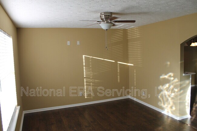 Photo - 207 Cobblestone Ct