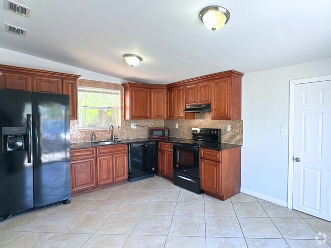 Building Photo - 3250 NW 2nd St Rental