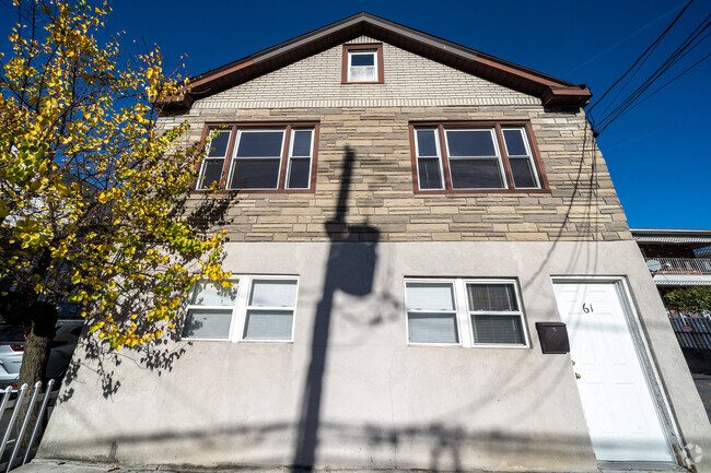 Building Photo - 61 Union St Unit #2 Rental