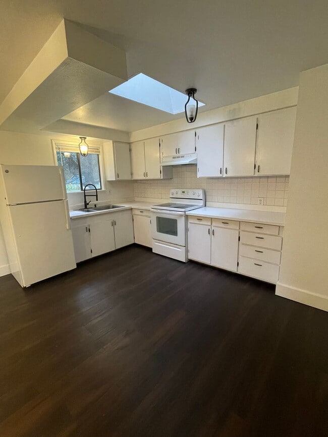 Photo - Pierce (7891 San Juan Ave) Unit B