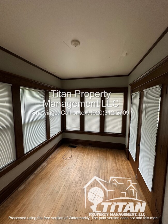 Photo - 855 Vine Ave