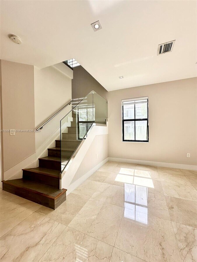 Photo - 8755 NW 116th Ct