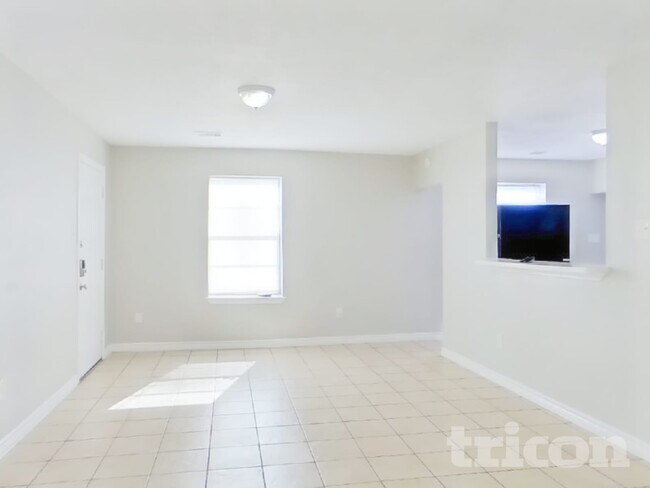 Photo - 3522 Tangerine St