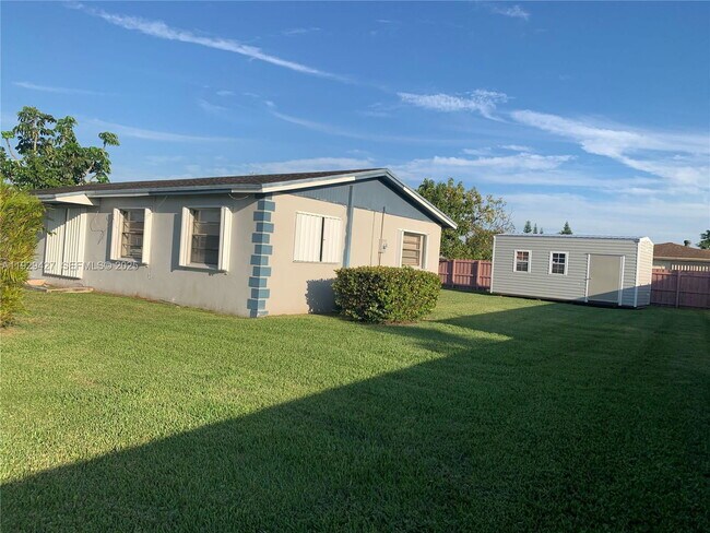 Photo - Southwest 105th Avenue, Miami, FL 33176 - 3 BR 2 BA single-family home