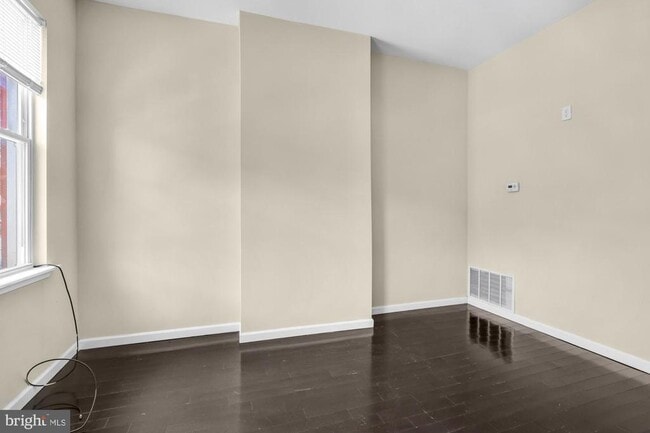 Building Photo - 1536 S 19th St Unit 1