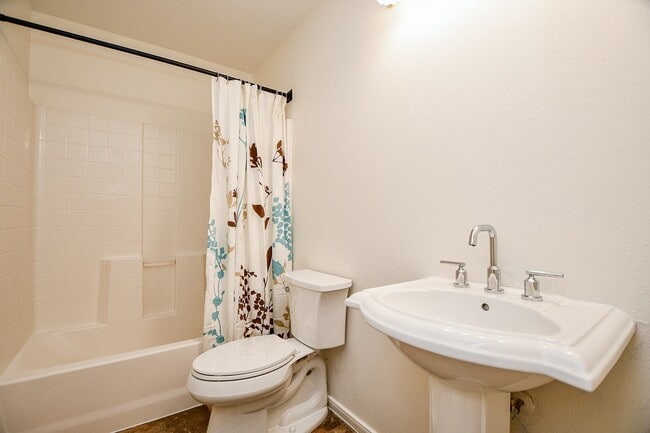 Photo - 835 Victoria Lakes Dr