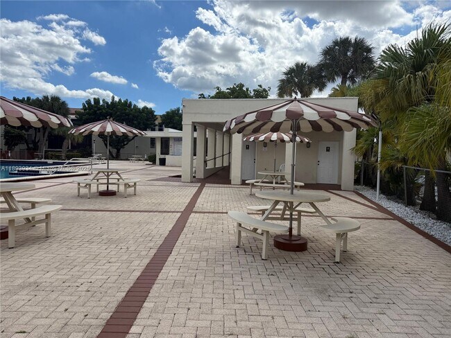 Photo - 8860 Fontainebleau Blvd Unit 305