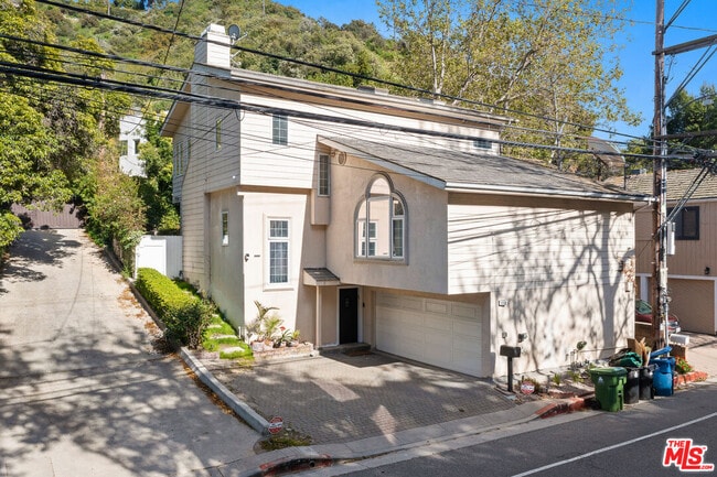 Photo - 1110 N Beverly Glen Blvd