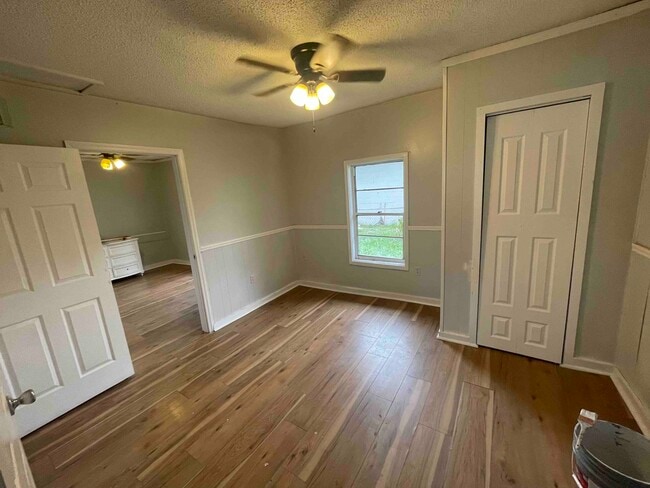 Photo - 601 Whitehurst St