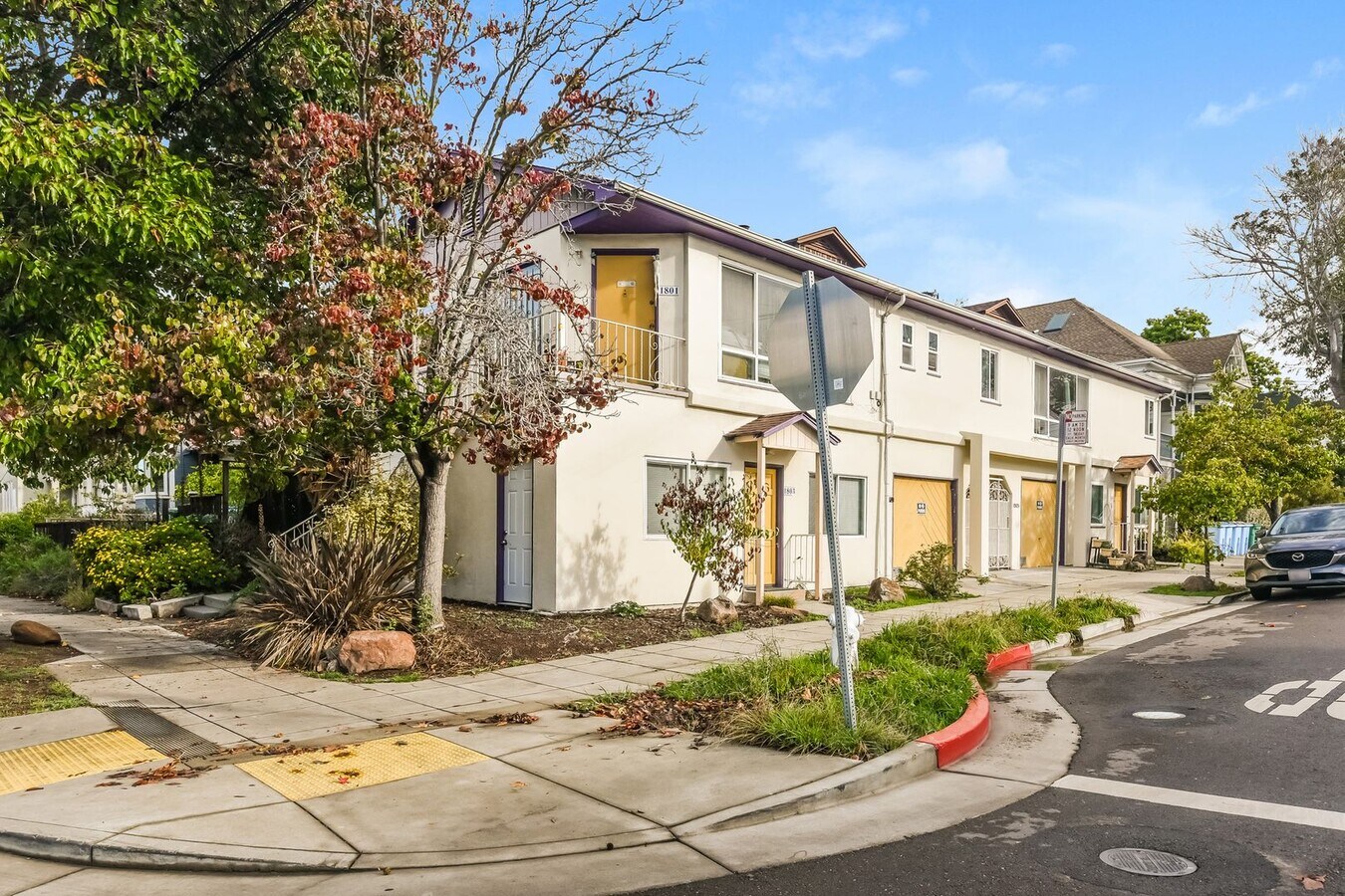 Photo - 1801 Derby St