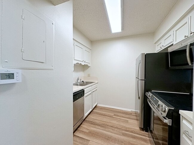 Photo - 1 Bedroom Downstairs condo available now! Community Pool