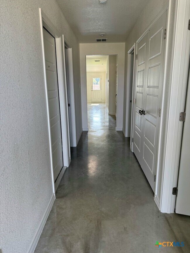 Photo - 1125 Lindsey Dr