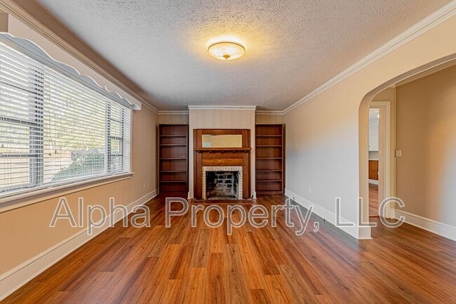 Photo - 496 Langley Rd