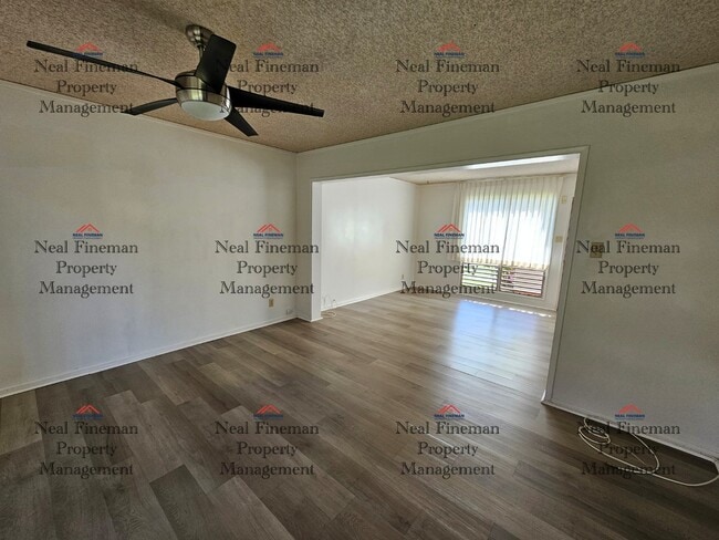 Photo - 3 bedroom, 1.5 bathroom and 2 parking condo.