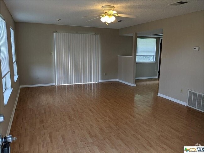 Building Photo - 300 Craddock Ave Unit 300 Rental
