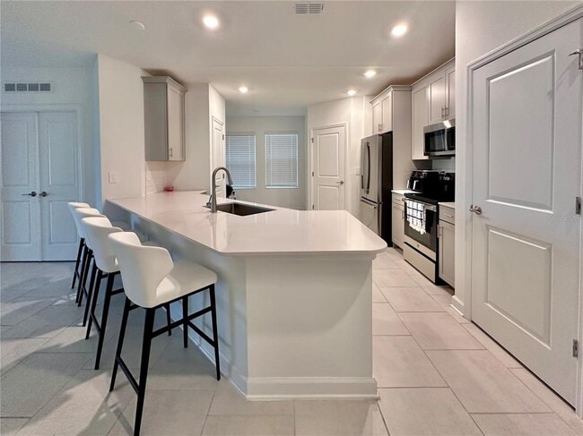 Photo - 5692 Stephens Rd