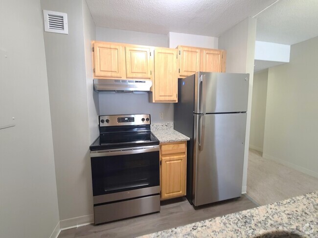 Building Photo - 40 Westwind Rd Unit 657 Rental