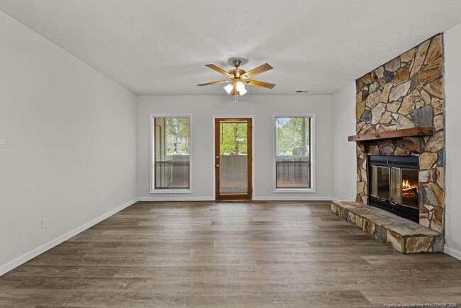 Photo - 1865 Tryon Dr