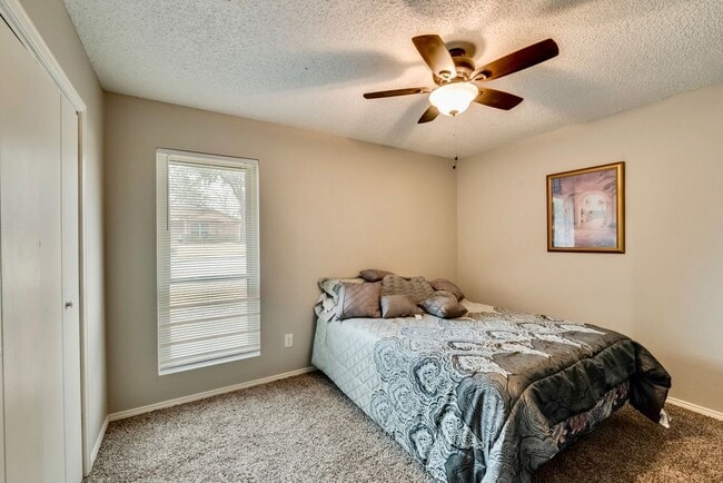 Photo - 425 Country View Ln