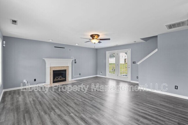 Photo - 130 Breezewood Dr