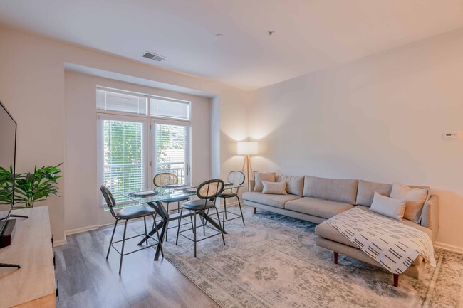 Photo - 1000 Jefferson Street Apartments