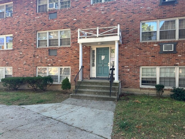 Building Photo - 5 Treat St Unit 2A