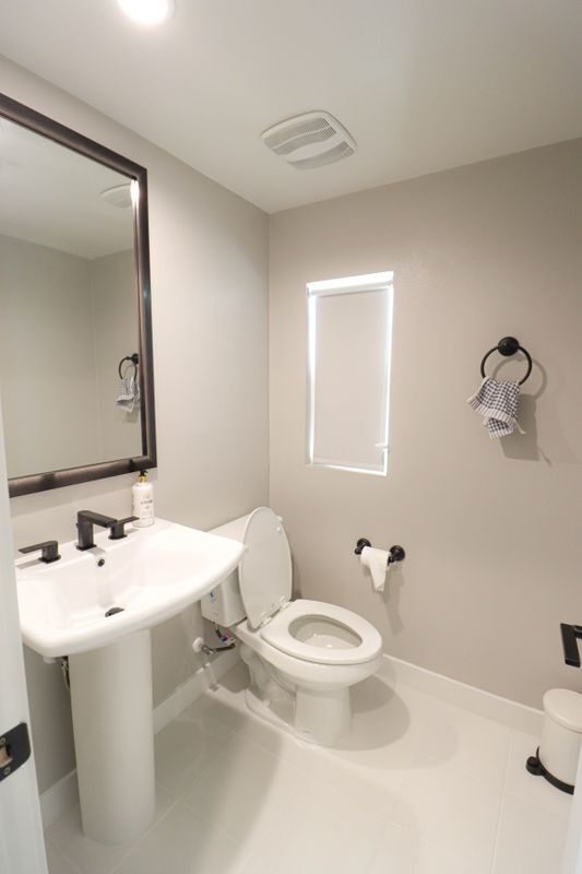 Photo - 2049 W Rosecrans Ave
