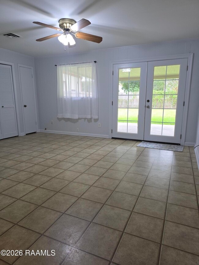 203 Elmwood Dr