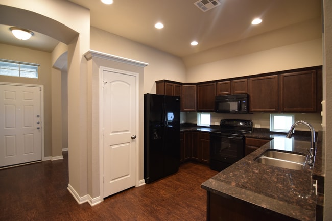 Photo - 3520 Addison St