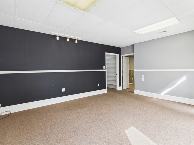 Photo - 248 Main St Unidad -