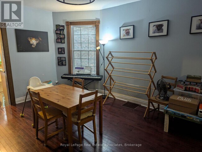 Photo - 52 Ashdale Ave