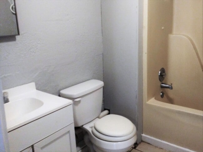 Photo - ~ ~ ~ ~ ~ YOU CAN'T BEAT THIS VALUE! ~ ~ ~ ~ ~ Spacious 3/2 Bungalow on a Quiet Street ~