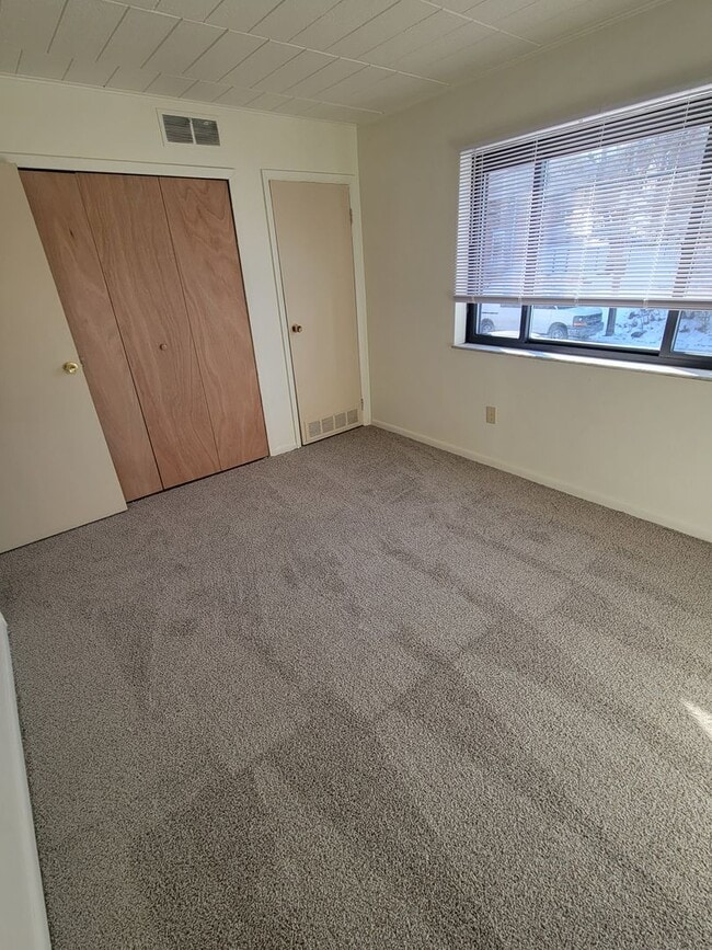 Photo - Crafton Apartments