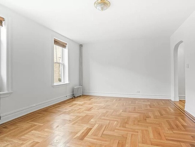 Photo - 811 Walton Ave Unit F19