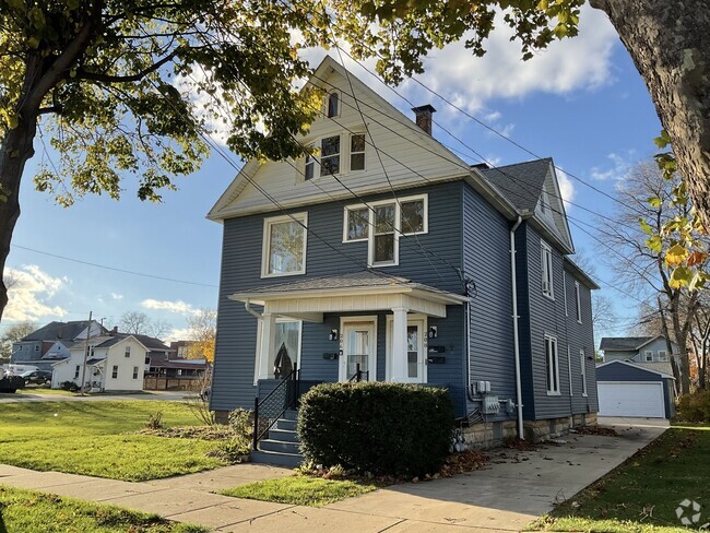 Building Photo - 208 Wilder St Unit 2S Rental