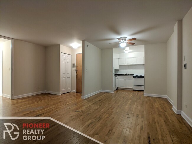 Photo - 1447 N Dearborn St