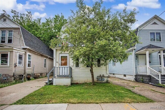 31 Riverside Ave