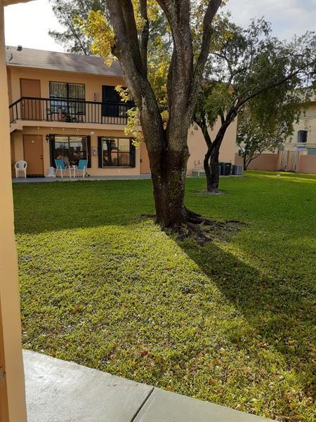 Photo - 2735 W 66th St Apartamento