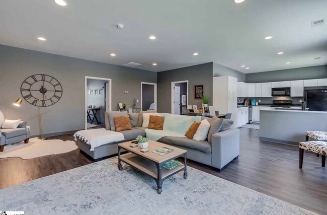 30 Oak Glen Dr