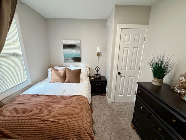 Photo - Fully Furnished And Updated 4 bedroom 2 ba...