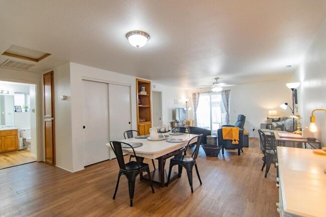 Photo - 565 Primrose Dr