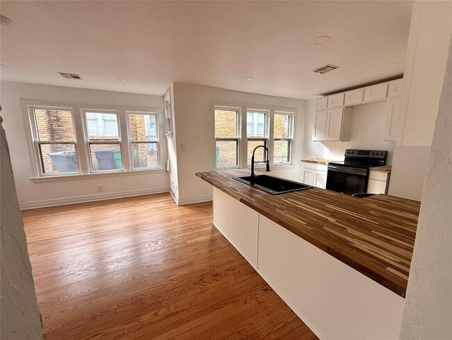 Photo - 415 NW 33rd St